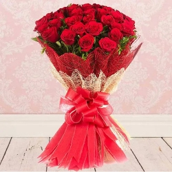 Eye-Catching Bouquet ofFresh Red Color Roses