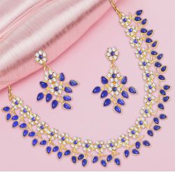Elegant Crystal Necklace N Earrings Set