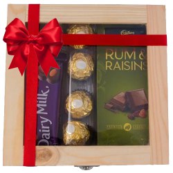 Delightful Wooden Gift Box of Assorted Chocolates to Punalur