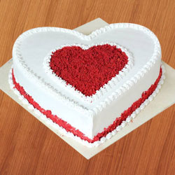 Enticing heart Shaped Love Cake