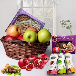 Nutritious Fruits and Crispy Dry Fruits Mixed Hamper