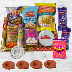 Marvelous Festive Delight Snacks Hamper for Deepawali to World-wide-diwali-hamper.asp