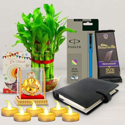 Wonderful Diwali Hamper for Corporates to Diwali-gifts-to-world-wide.asp