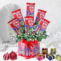 Mind-Blowing Kitkat Chocolates Arrangement for Xmas Celebrations to Chittaurgarh
