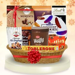 Basketful Snack-in Christmas Treat to Ambattur
