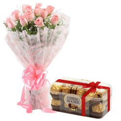 Mesmerizing Pink Roses and Tasty Ferrero Rocher Chocolates Combo to Punalur