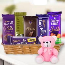 Wonderful Gift Hamper of Chocolates N Teddy to Alwaye