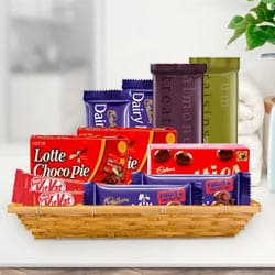 Wonderful Gift Hamper of Assorted Chocolates to Alwaye