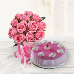 Amazing Strawberry Cake with Pink Roses Bouquet to Muvattupuzha