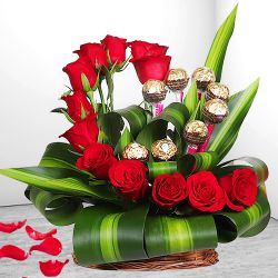 Special Arrangement of Red Roses n Ferrero Rocher in Heart-Shape