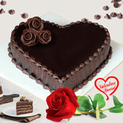 Scrumptious Love Shape Chocolate Cake with Red Rose to India