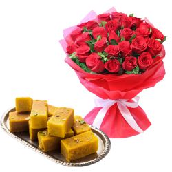 Sumptuous Ananda Bhawan Kaju Mysore Pak with Pretty Red Roses Bunch
