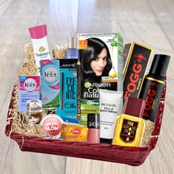 Exclusive Grooming Gift Hamper  to Perintalmanna