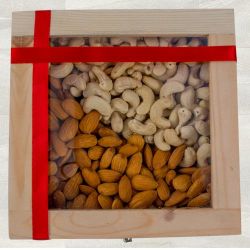 Crunchy Cashew n Almonds Gift Box to Lakshadweep