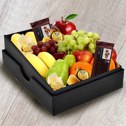 Yummy Box of Fresh Fruits N Chocolates to Punalur