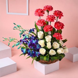 Impressive Mothers Day Special Mixed Flower Basket to Alwaye