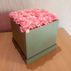 Pretty in Pink Carnations Arrangement to Punalur