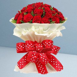 Tranquility Premium Bouquet of Roses to Rajamundri