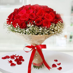 Wonderful 30 Roses Bouquet to Rajamundri