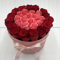 Lovely Premium Roses Gift Box to Muvattupuzha
