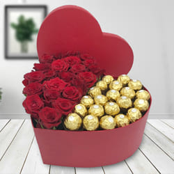 Sweet 16 Celebration Heart Gift Box to Rajamundri
