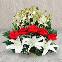 Beautiful Fresh Flowers Arrangement to Tirur