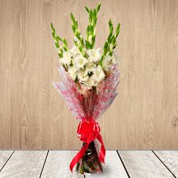 Gorgeous White Gladiolus Bouquet to Alwaye