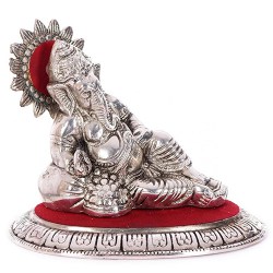 Auspicious Lord Ganesha Idol Gift to Rajamundri