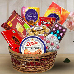Sumptuous Gift Basket of Chocolates Assortments to Diwali-gifts-to-world-wide.asp