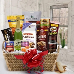 Exquisite Gourmet Gift Basket with Sparkling Fruit Juice to India