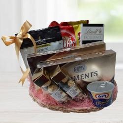Amazing Gourmet Gift Basket to Rajamundri