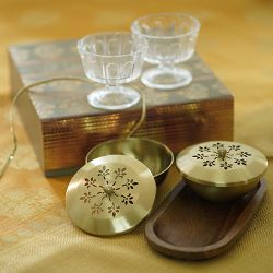 Marvellous Bowls N Tray Combo Gift Set to India