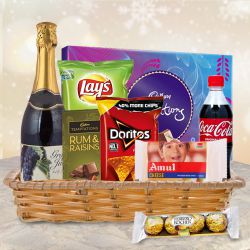 Classic Sweet n Savory Gift Hamper with Fruit Wine to Tirur