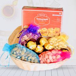 Exclusive Combo of Dry Fruits Basket with Sweets and Chocolates<br> to Stateusa_di.asp
