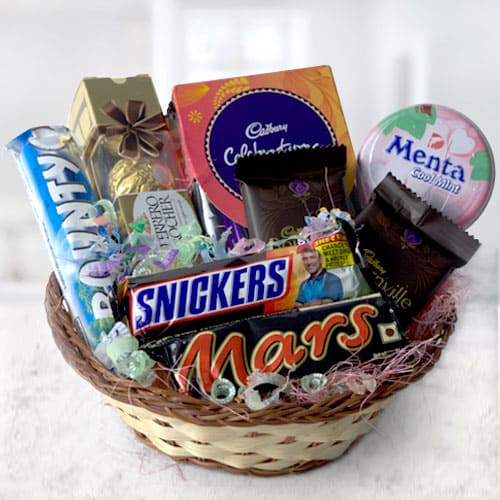 Mouth-Watering Mixed Chocos Gift basket to Alwaye