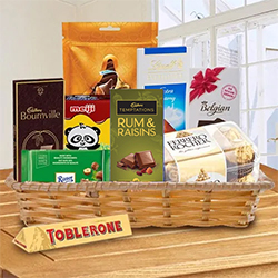 Delectable Chocolate Gift Basket to Irinjalakuda