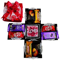Delicate Single Layer Chocolate Explosion Box to Chittaurgarh