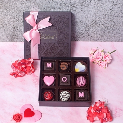 Delectable Mom Chocolates Gift Box to Hariyana