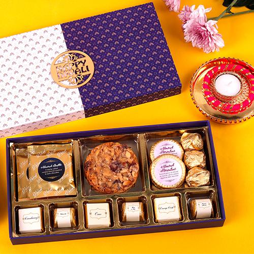 Gourmet Cookie  N  Chocolates Combo to Nipani