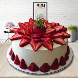 Lip Smacking Strawberry Cake