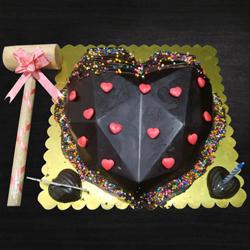 Delectable Chocolate Flavor Heart Shape Hammer Cake