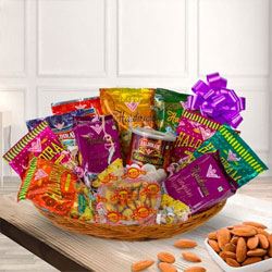 Haldirams Sweet n Snack Gift Basket for Mom to Hariyana