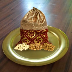 Designer Golden Plated Thali with Crispy Dry Fruits Pack