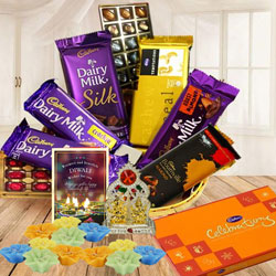 Marvelous Chocolates Gift Hamper for Diwali to Diwali-gifts-to-world-wide.asp