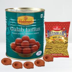 Yummy Haldiram Gulabjamun n Bhujiya with Mud Diya