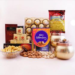 Stunning Combo of Chocolates, Dry Fruits n Haldiram Snacks to Nipani