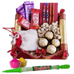 Impressive Holi Special Gift Hamper with Pitchkari n Gulal