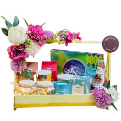 Exclusive Anniversary Hamper of Assorted Gift Items