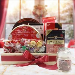 Gift Tray of Christmas Delights to Nipani