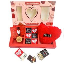 Exclusive Love You Hamper of Chocolates N Gifts